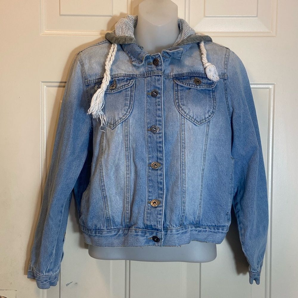 The Style Between Us Women Jean Jacket Size L